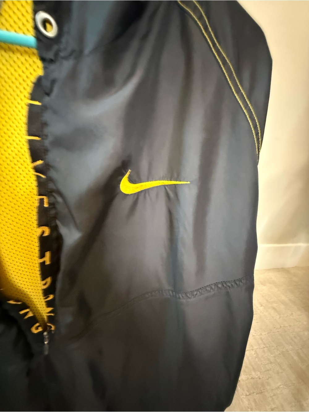 Nike Black and Yellow Livestrong Hooded Windbreaker Jacket - Picture 8 of 11